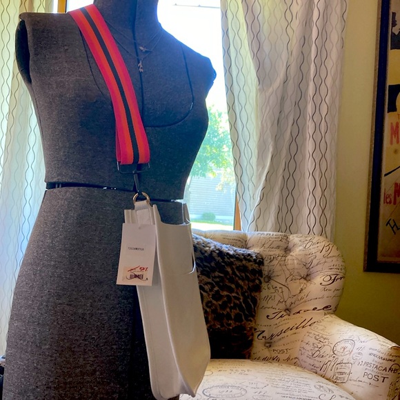 ah-dorned NYC Vegan Classic Messenger Handbag Large White ⭐️ NWT ⭐️ UNUSED 🎁 - Picture 11 of 14